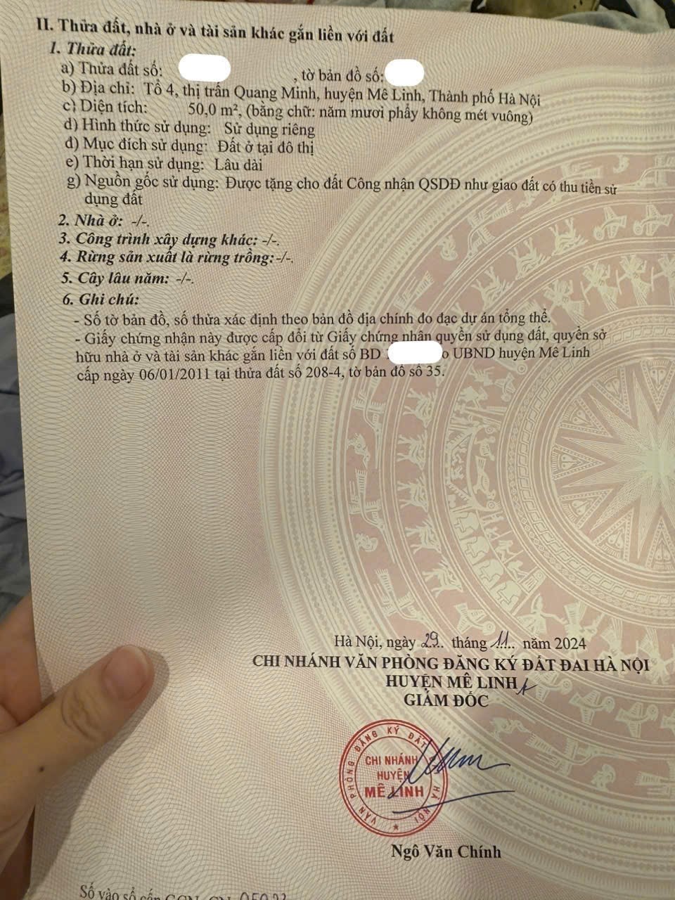 Bán đất lô góc 2 mặt tiền - sát KCN Quang Minh - 50M2 full thổ cư - ô tô đỗ cửa 2