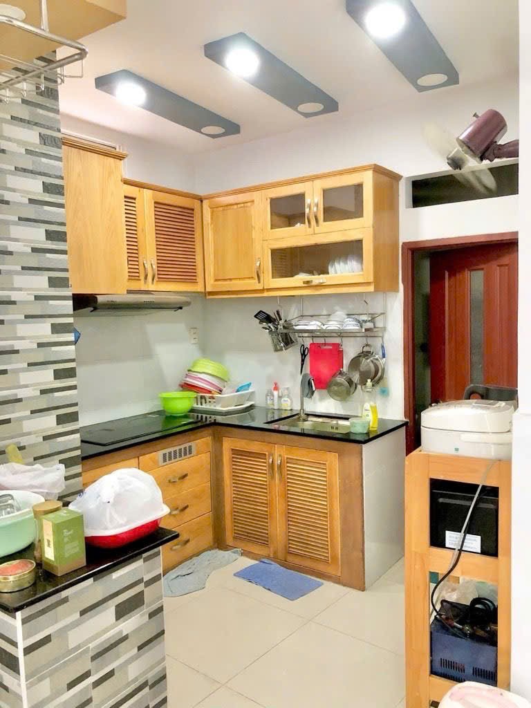 BÁN NHÀ CĂN SỐ 1 ĐƯỜNG XÓM CHIẾU,Cách hẻm xe hơi 10 bước chân, sát mặt tiền 2