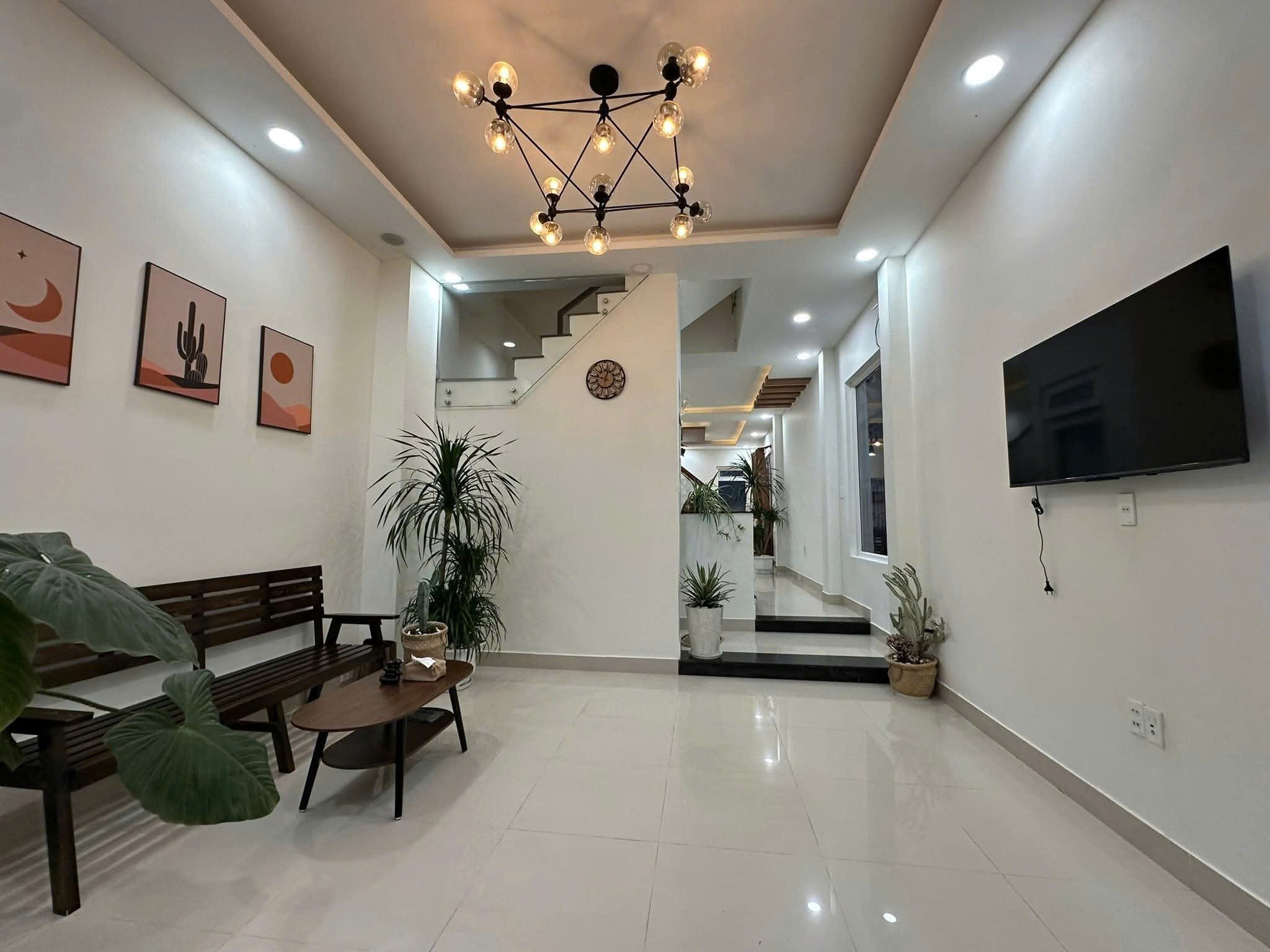 Cho thuê nhà nguyên căn mặt tiền Phạm Hồng Thái P10 Đà Lạt giá 12tr 3