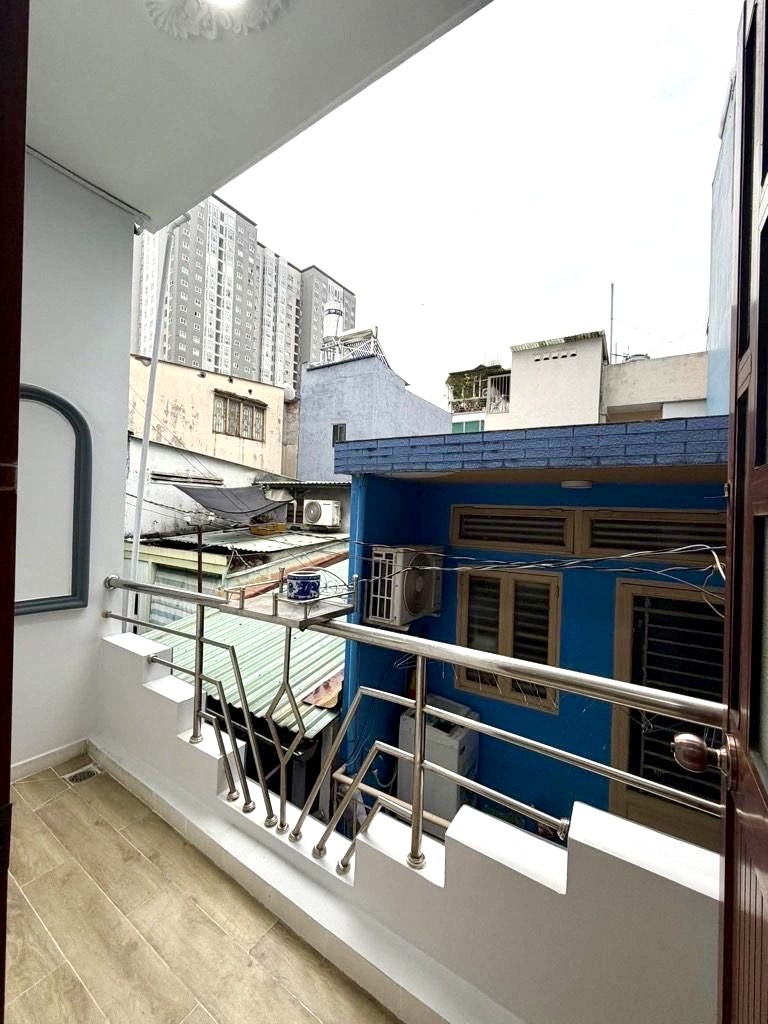 NHÀ MỚI VÀO Ở NGAY- CÁCH 2 CĂN RA MT XE HƠI ĐOÀN VĂN BƠ- GIAO THƯƠNG TÔN ĐẢN- HOÀNG DIỆU- NGUYỄN 2