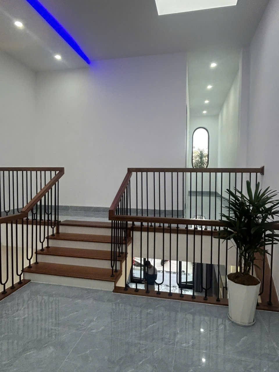 CẨM LỆ : NHÀ 2 TẦNG ĐẸP LONG LANH, FULL NỘI THẤT - MẶT TIỀN ĐƯỜNG 8m NGUYỄN NHÀN,  DT: 100m2 (4m5