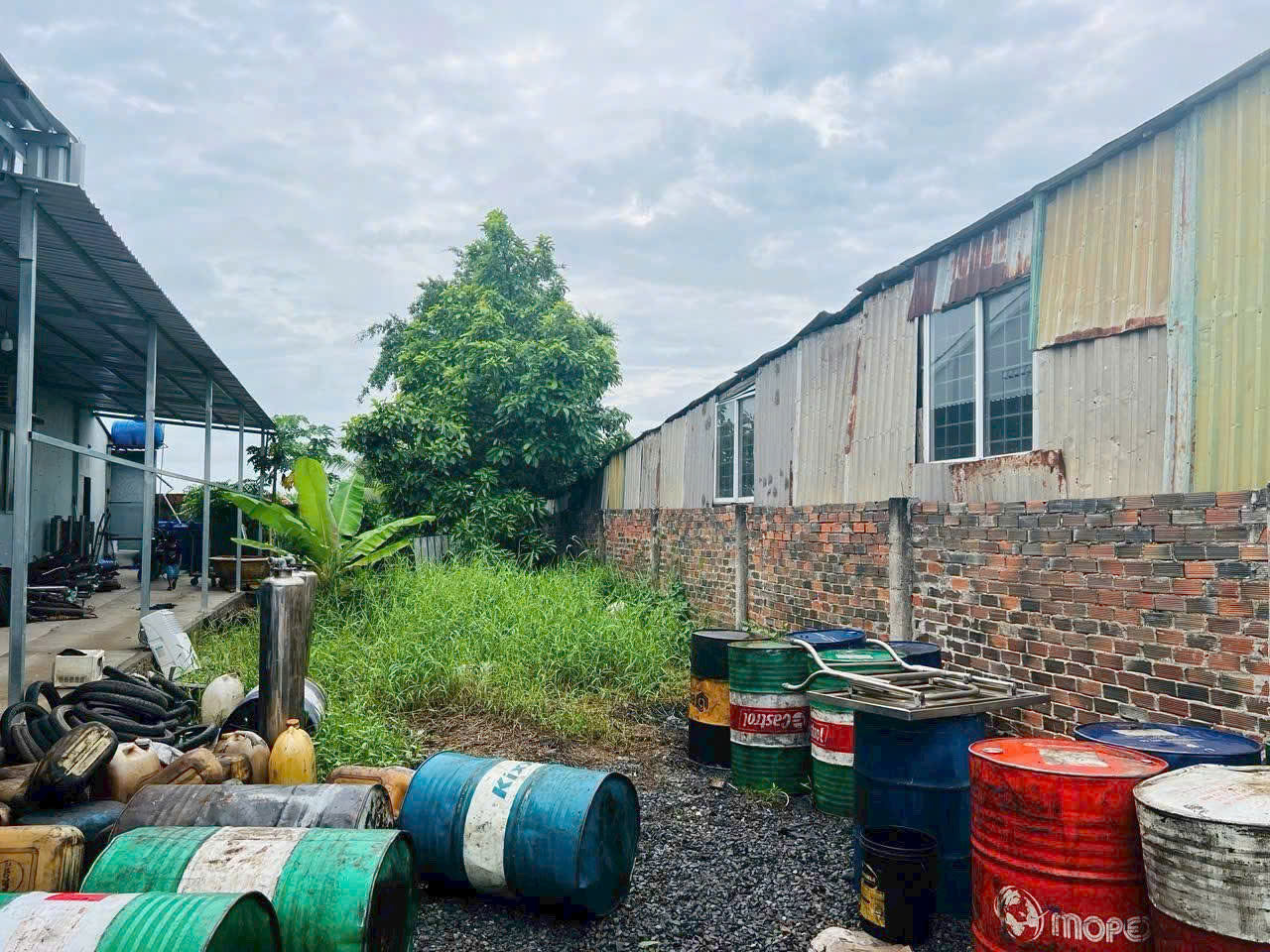 D8ất thổ cư 200m2 mt QL50 mặt bằng kinh doanh Chủ cần bán gấp 2 tỏi 1 3