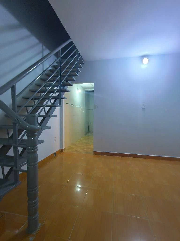 NHÀ C4 74M2 LÊ VĂN CHÍ - GẦN ĐH SƯ PHẠM KỸ THUẬT - GA METRO THỦ ĐỨC 4