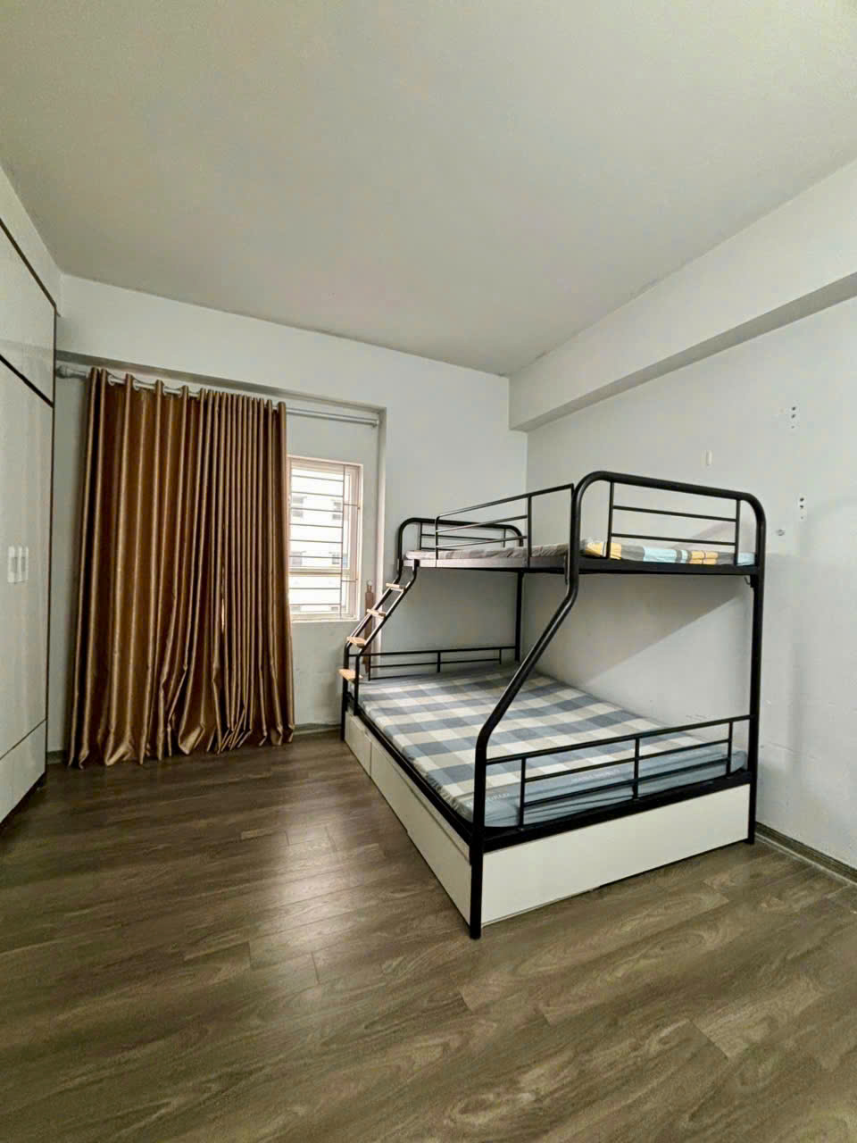 Bán căn hộ chung cư Thanh Hà- Hà Đông 80m2, full nội thất ở ngay.