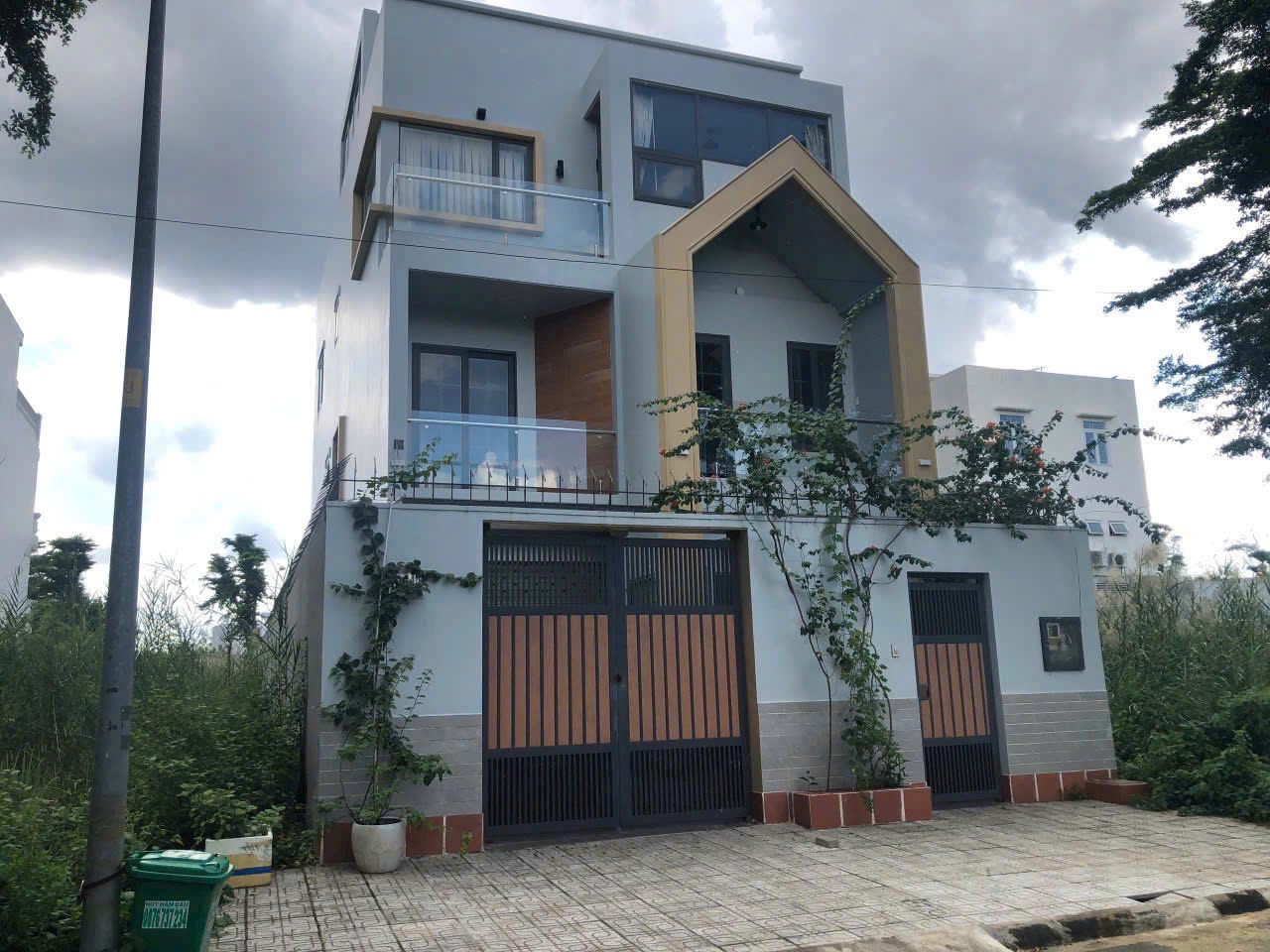 Cần bán Đất Phường Phú Hữu, Quận 9, Diện tích 160m², Giá 11 Tỷ 3