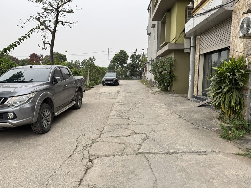 Bán đất tặng nhà C4 Trâu Quỳ - 60m2 View "Triệu Đô" Vĩnh Viễn - Ô Tô tránh - Khe thoáng sau 1m 6