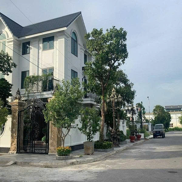 TRUNG TÂM TÂN XÃ – CÁCH HỒ 300M – Ô TÔ TRÁNH – ĐỐI DIỆN ĐH FPT – GẦN METRO 5 – 125M² 3