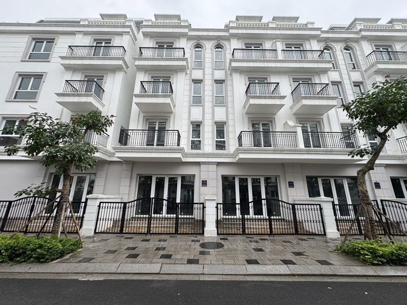 Cần bán 1 hoặc 4 căn sát nhau Shophouse Eurowindow Twin Parks Gia Lâm - Đường Osaka 12m 4