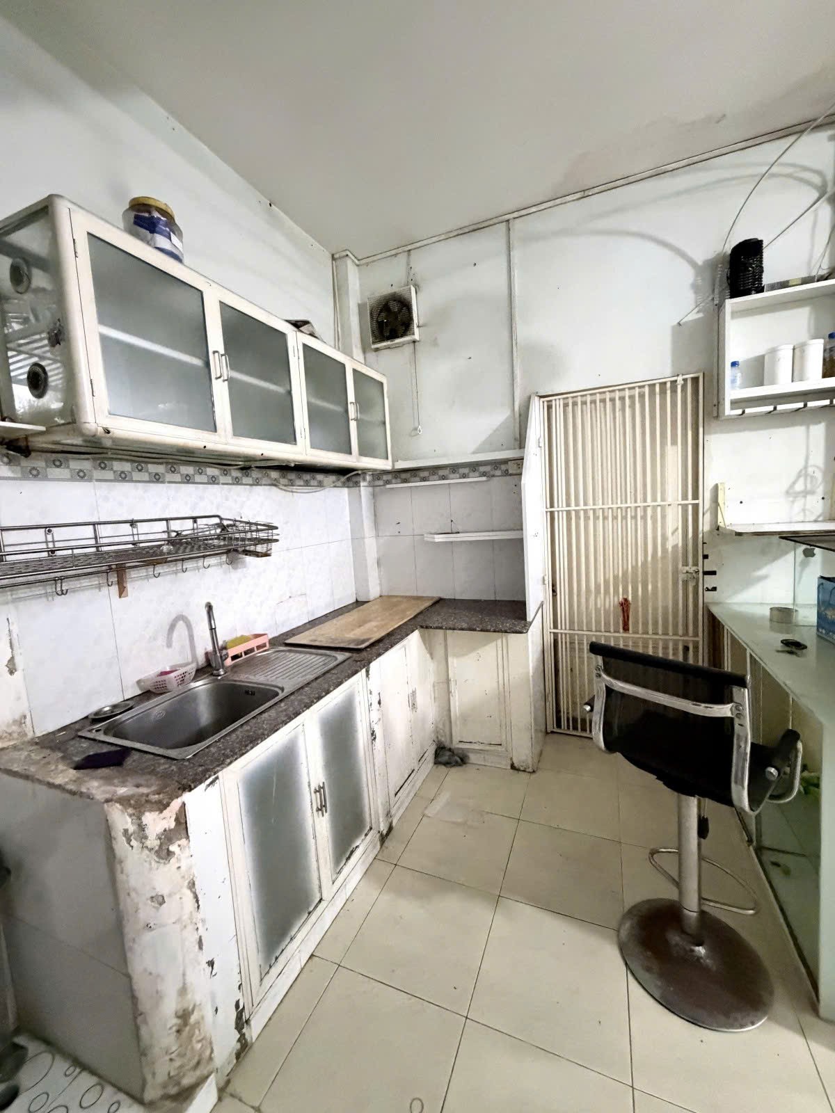 GIÁP TÂN SƠN NHÌ HẺM BA GÁC 32M2 3 TẦNG ĐÚC CHỈ 3.2 TỶ 2