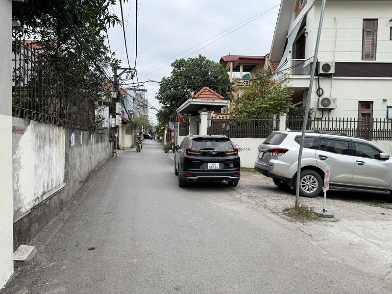 Chủ Gấp Rút Xây Nhà Cho Con - Bán Gấp 46,6m2 Lô Góc "Hoa Hậu" Đông Dư - Sát Cầu Thanh Trì 5