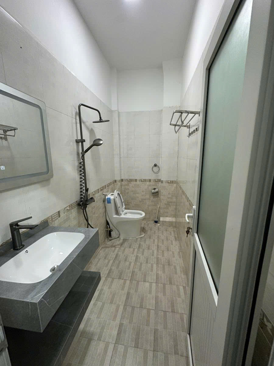 Cần bán Nhà mặt tiền đường Giải Phóng, Phường Tương Mai, Diện tích 50m², Giá 13 Tỷ 2