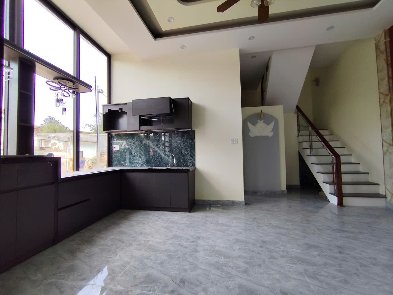 NHÀ XÂY MỚI 100% – TÔN ĐẢN – CĂN GÓC CỰC THOÁNG