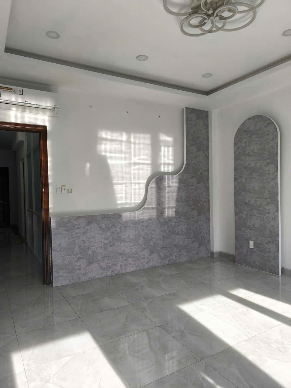 Cho thuê Nhà mặt tiền Dĩ An, Bình Dương, Diện tích 280m², Giá Thương lượng 10