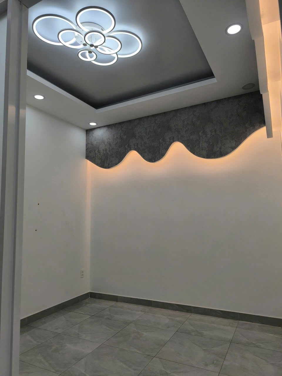 Cho thuê Nhà mặt tiền Dĩ An, Bình Dương, Diện tích 280m², Giá Thương lượng 13