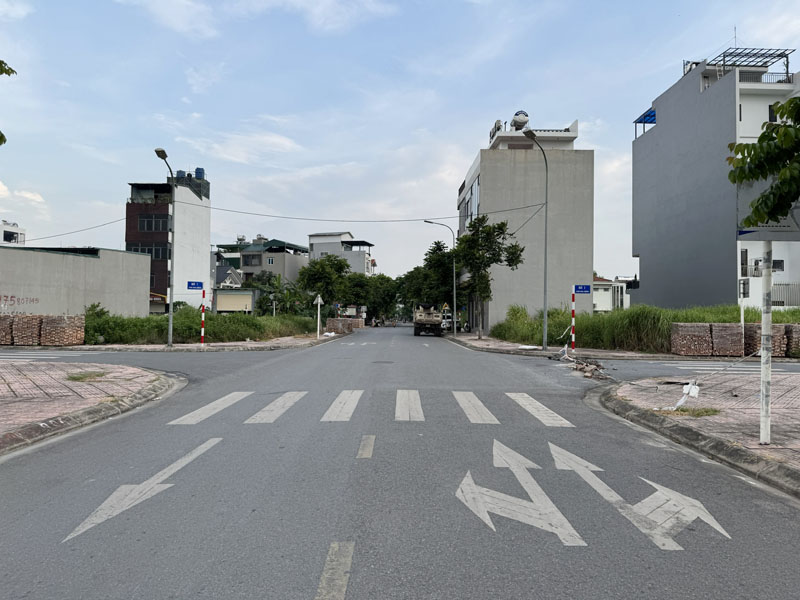 Bán nhà Cự Khối 4 tầng - Diện tích 112m2 - Căn góc 2 mặt tiền - Gần hồ điều hòa, đường Cổ Linh 2