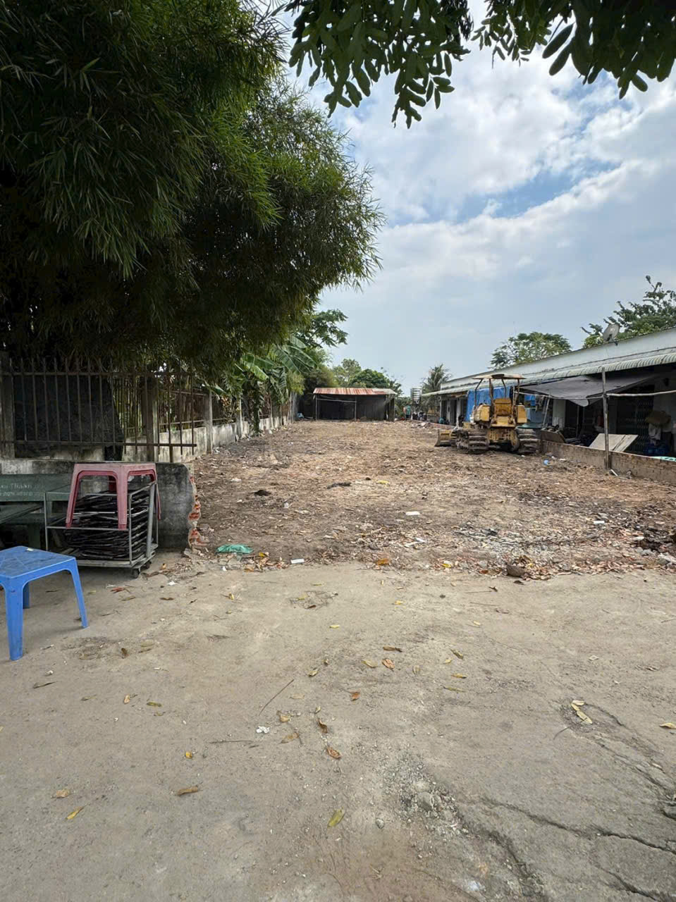 Bán đất mặt tiền đường 409 , xã Phước Vĩnh An dt 410m2 ( 100m2 thổ cư ) giá 3,7 tỷ 2