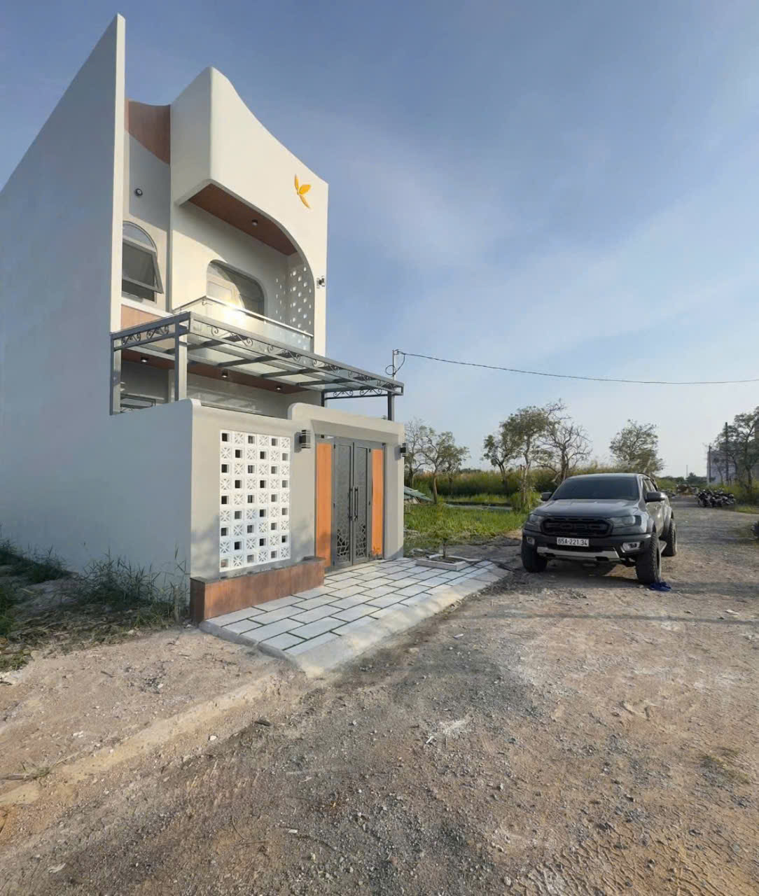 Bán nhà mới xây xã Phước Vân , Cần Đước dt 83m2 , 1 lầu , 3pn , 2wc giá 2,15 tỷ 2