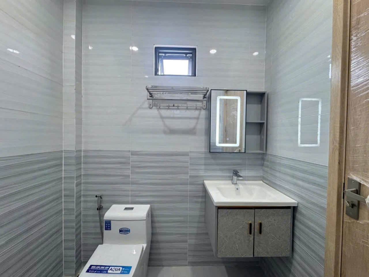 Bán nhà mới xây xã Phước Vân , Cần Đước dt 83m2 , 1 lầu , 3pn , 2wc giá 2,15 tỷ 6