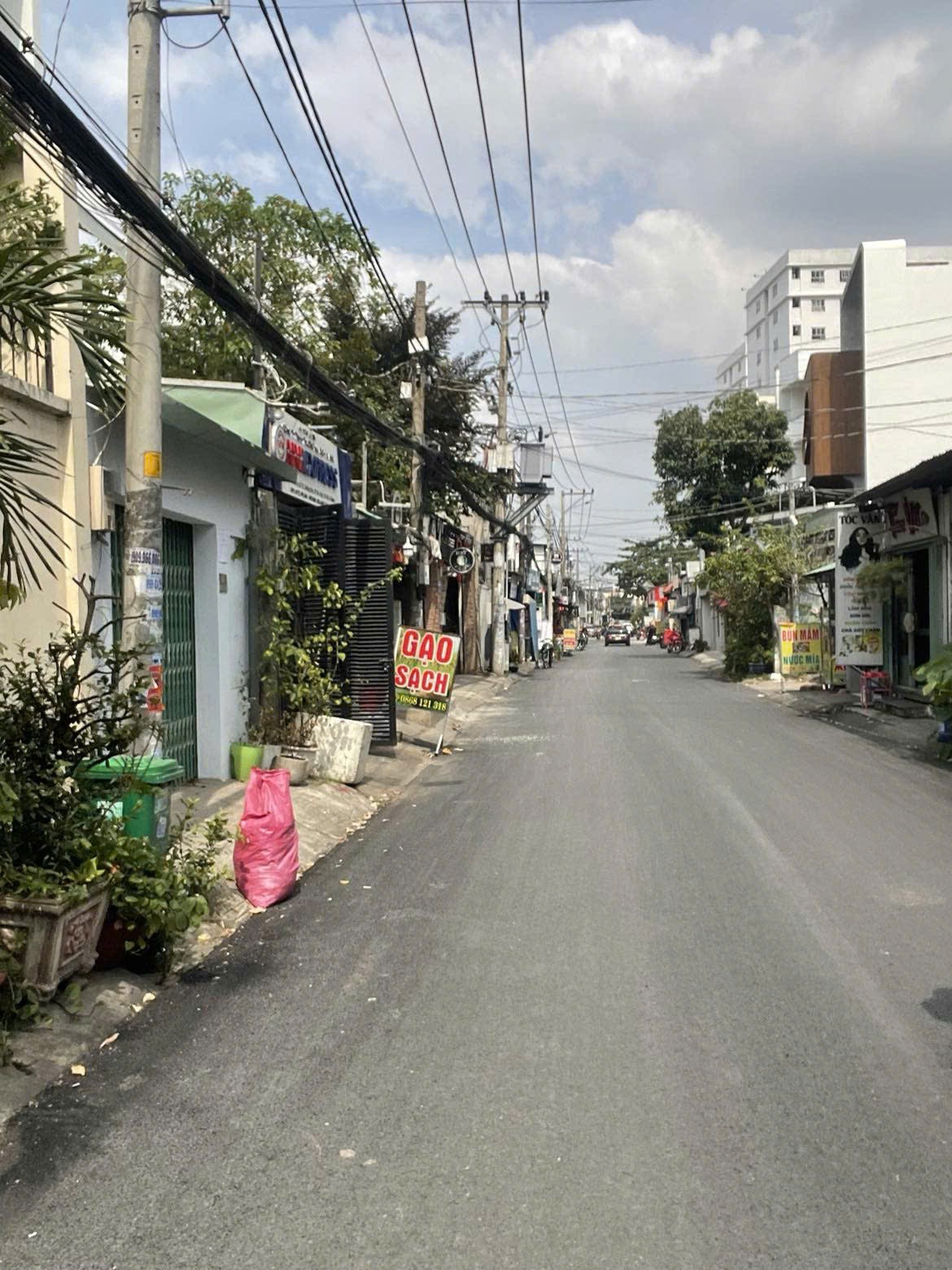 NHÀ HIỀM VUÔNG  GẦN 150M2 , NGAY CHỢ THỦ ĐỨC , DƯƠNG VĂN CAM, LINH TÂY 5