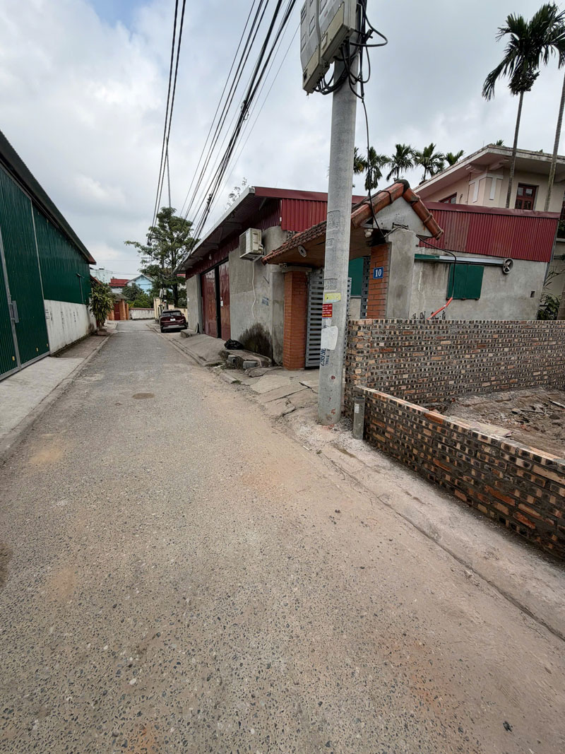 Cần bán 88m2 đất xóm 5 Đông Dư - ngõ 999 Bát Khối. Đường thông ô tô tránh