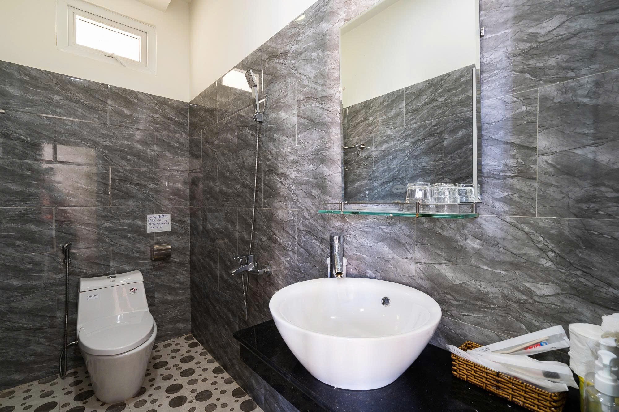 CHO THUÊ KHÁCH SẠN 17 PHÒNG TRUNG TÂM ĐƯỜNG TRẦN PHÚ- ĐÀ LẠT GIÁ 45 TRIỆU 5