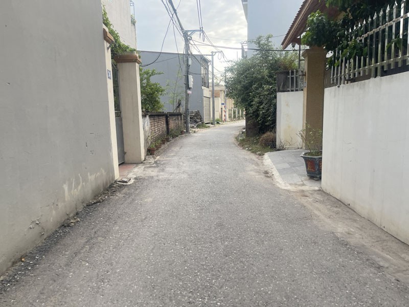 Cần bán 88m2 đất xóm 5 Đông Dư - ngõ 999 Bát Khối. Đường thông ô tô tránh 3