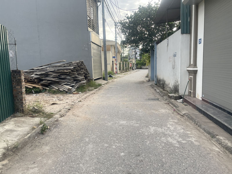 Cần bán 88m2 đất xóm 5 Đông Dư - ngõ 999 Bát Khối. Đường thông ô tô tránh 4