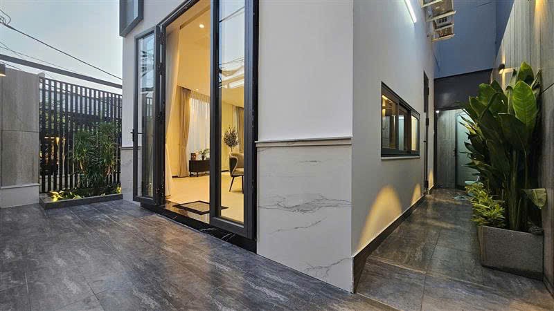 Nhà phố góc 2 mặt tiền lô nhất Dương Cát Lợi – xây mới 100%Cách Quận 7 chỉ 1 cây cầu, vị trí đẹp – 2