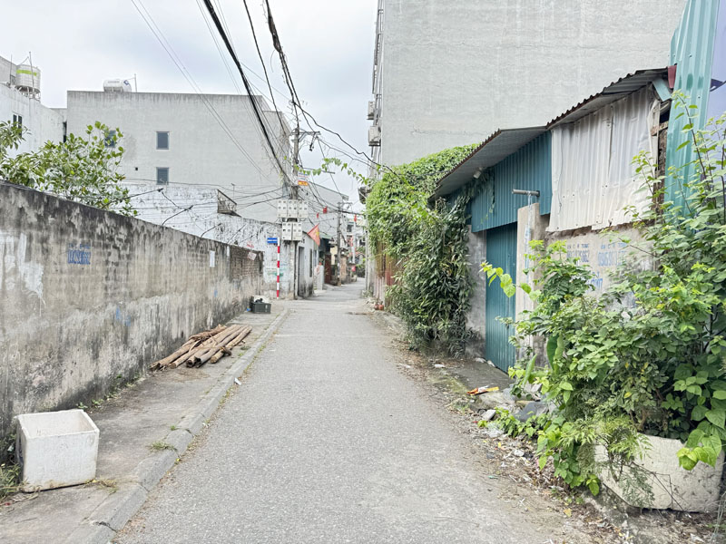 Bán đất Bát Khối 54,5m2 mặt tiền khủng 6,44m, đường thông ô tô gần hồ thoáng mát