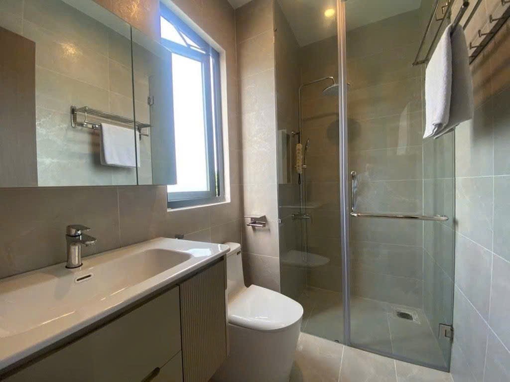 KHÁCH SẠN 4 TẦNG - ĐƯỜNG Ô TÔ - LÃ XUÂN OAI - LONG TRƯỜNG - Q9 5