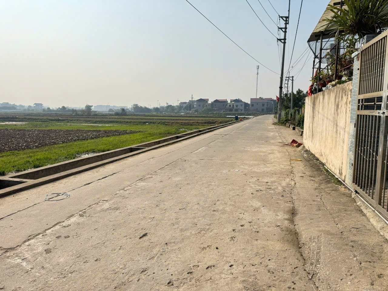 Bán 117m đất Kim Hoa, Mê Linh. Tặng 30m đất lưu không. Đường rộng, ô tô đỗ. Giáp sông Cà Lồ 2