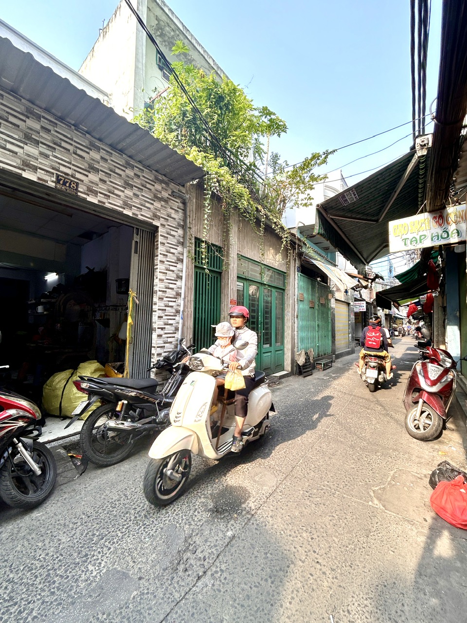 BÁN NHÀ CĂN GÓC 2 MT- HIẾM NGANG 4M- Đ.ĐOÀN VĂN BƠ- XE HƠI ĐỔ CỬA-KINH DOANH ĐA NGÀNH NGHỀ- GIAO 5