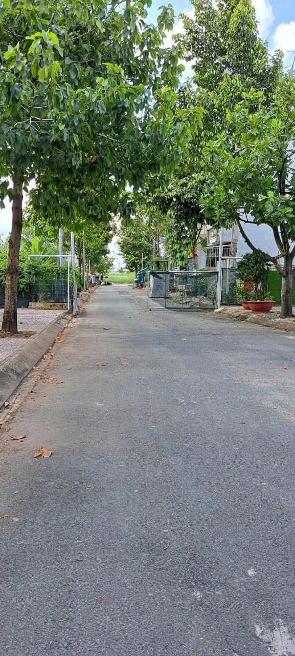 Cần bán Đất Phường Phú Hữu, Quận 9, Diện tích 101m², Giá 7.1 Tỷ