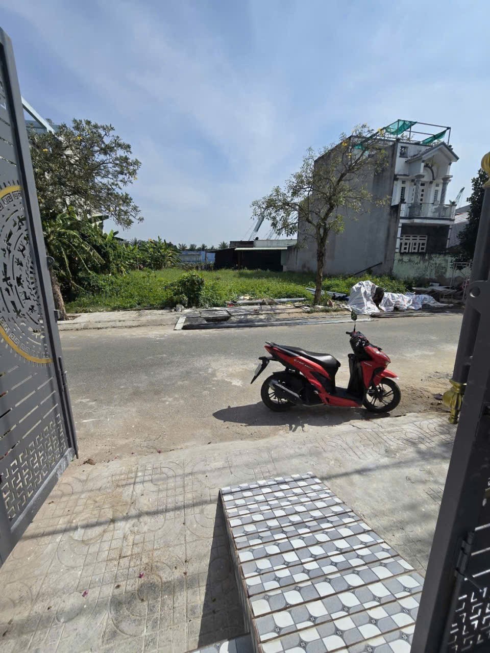 Bán nhà mới xây trong KDC Hoàng Phúc , xã Long Khê dt 81m2 , 2 lầu , 3pn , 3wc giá 3,28 tỷ 5