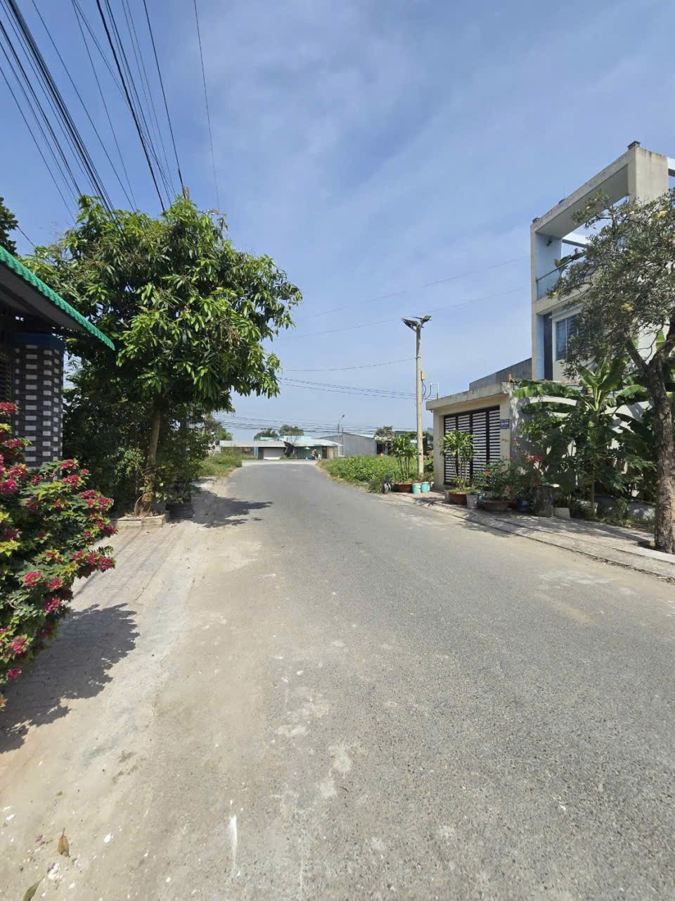 Bán nhà mới xây trong KDC Hoàng Phúc , xã Long Khê dt 81m2 , 2 lầu , 3pn , 3wc giá 3,28 tỷ 6