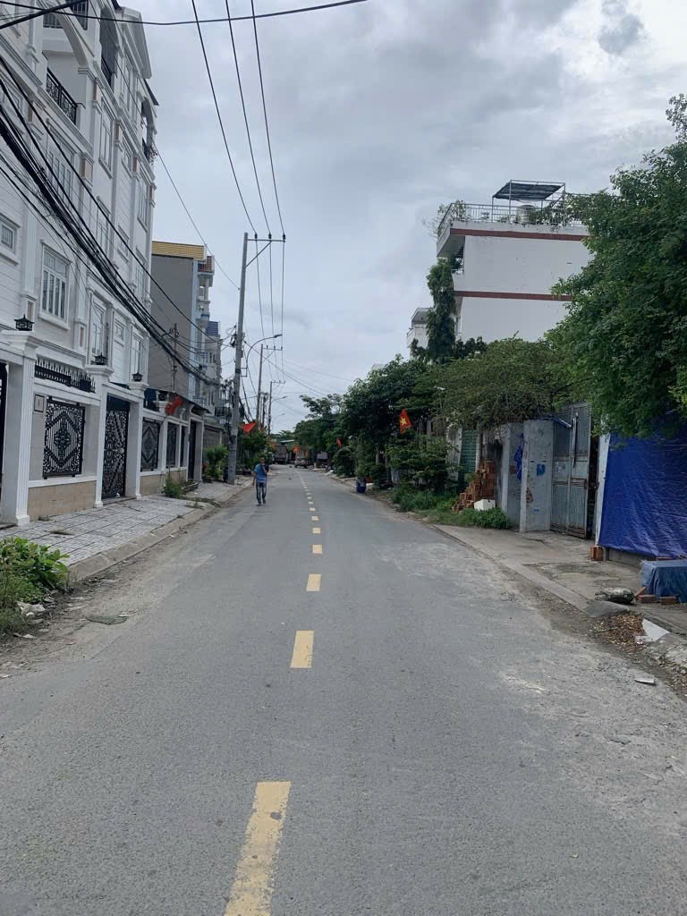 NHÀ BÁN 4 LẦU SÁT MẶT TIỀN - ÔTÔ NGỦ NHÀLÃ XUÂN OAI - TĂNG NHƠN PHÚ A - Q9 5