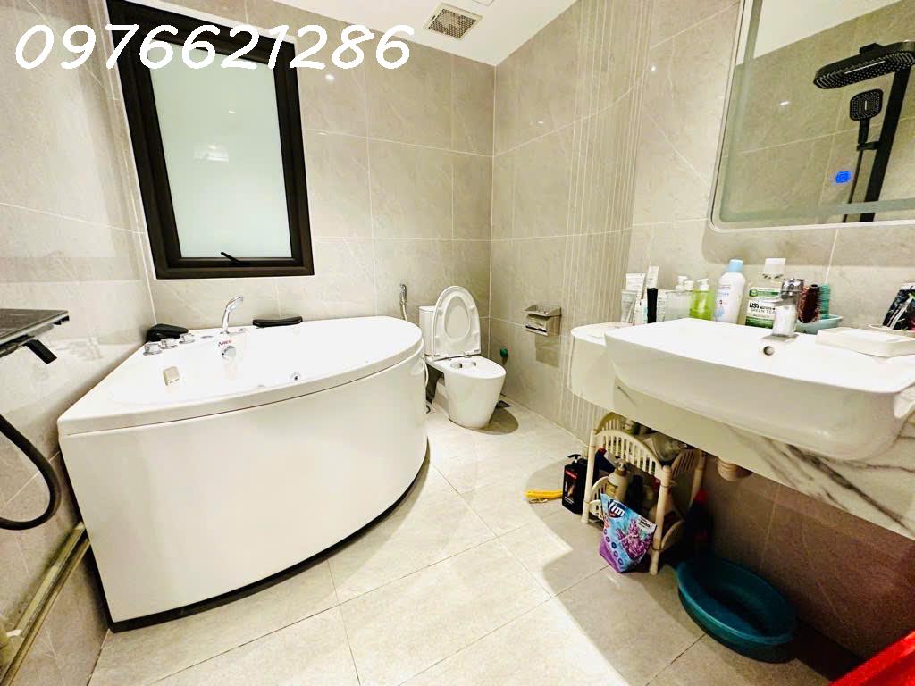 Rẻ vô địch -BÁN NHÀ ĐẸP VIỆT HƯNG – 30M² – 5 TẦNG – FULL NỘI THẤT –7 TỶ – Ô TÔ GẦN – NHÀ NỞ HẬU 3