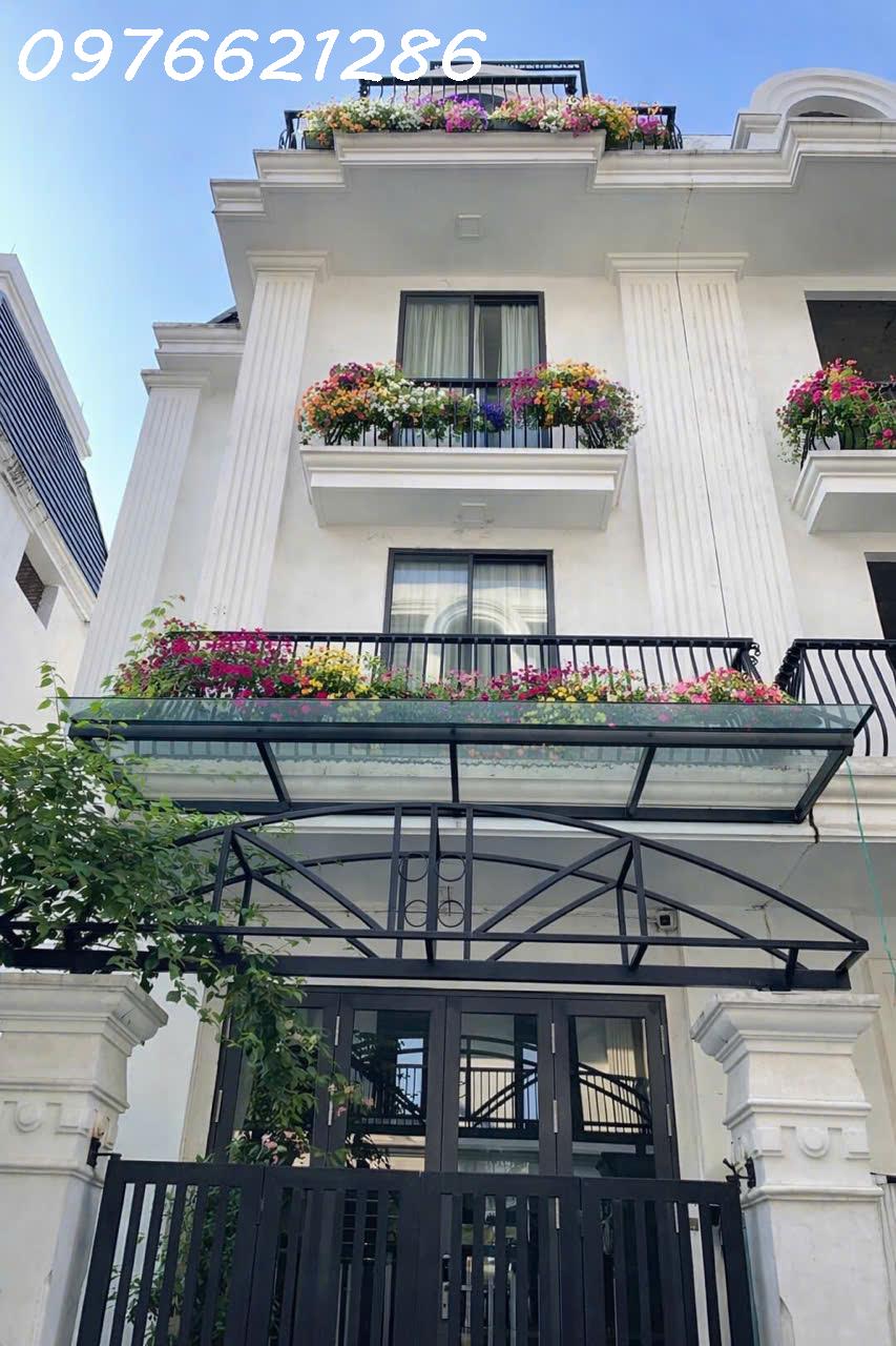 Bán nhà 12 tỷ như biệt thự- Nam Đuống-75 m2 - full nội thất-ô tô tránh