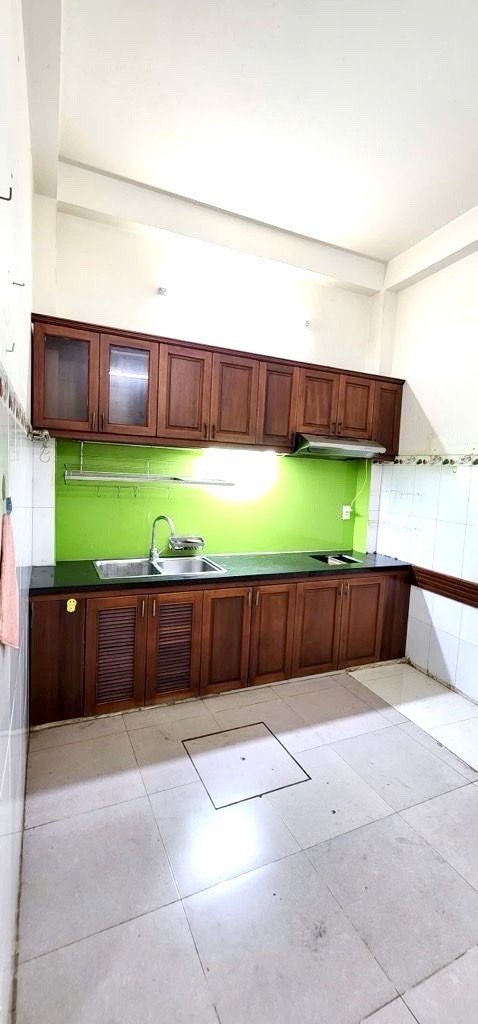 NHÀ MT Đ.SỐ- XE HƠI ĐẬU CỬA- DÂN CƯ HIỆN HỮU- LƯU THÔNG KHÁNH HỘI- BẾN VÂN ĐỒN- HOÀNG DIỆU. 5