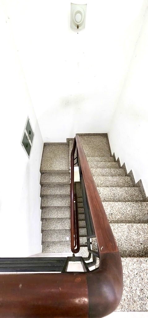 NHÀ MT Đ.SỐ- XE HƠI ĐẬU CỬA- DÂN CƯ HIỆN HỮU- LƯU THÔNG KHÁNH HỘI- BẾN VÂN ĐỒN- HOÀNG DIỆU. 3