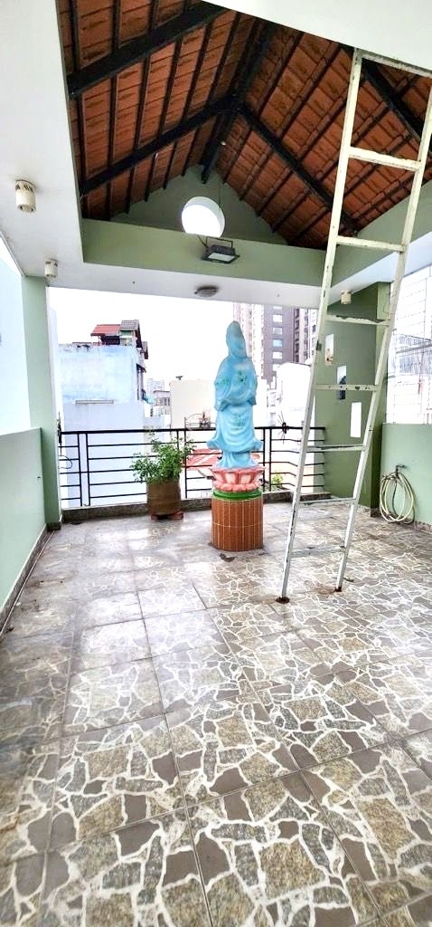 NHÀ MT Đ.SỐ- XE HƠI ĐẬU CỬA- DÂN CƯ HIỆN HỮU- LƯU THÔNG KHÁNH HỘI- BẾN VÂN ĐỒN- HOÀNG DIỆU. 2