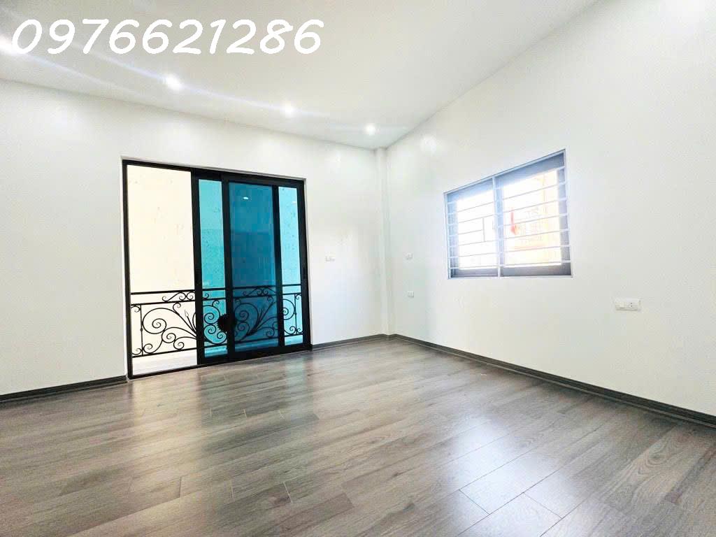 Bán nhà 5 Tầng rẻ nhất PHÚC LỢI  — 33m² - MT 4.5m — 5 Tầng — Giá: 5,6x tỷ gần trường TH Lê quý đôn 3