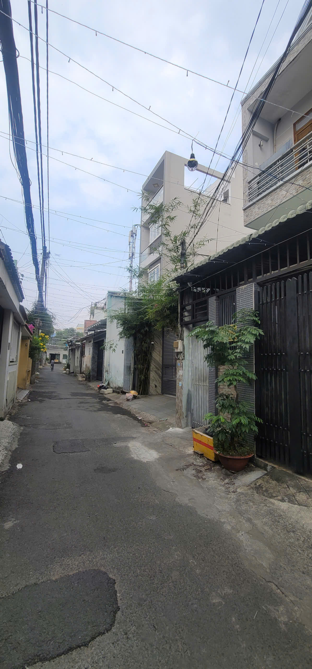 NHÀ 3 TẦNG - HẺM ÔTÔ THÔNG - KHA VẠN CÂN - F LINH TÂY 5