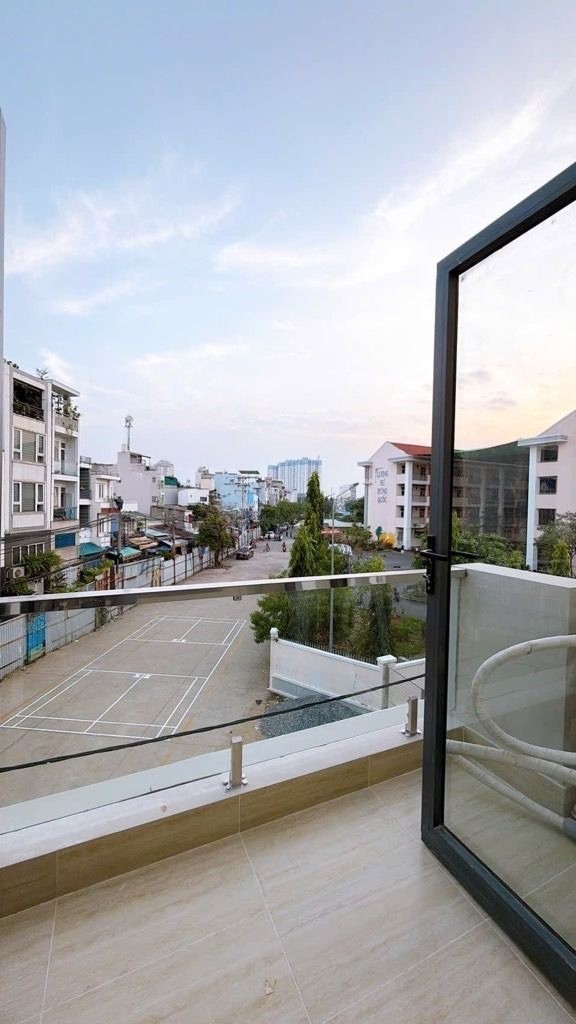 BÁN NHÀ CÁCH 2 CĂN RA CÓ XE HƠI- Đ. ĐOÀN VĂN BƠ- LƯU THÔNG TÔN THẤT THUYẾT- NGUYỄN TẤT THÀNH. 2