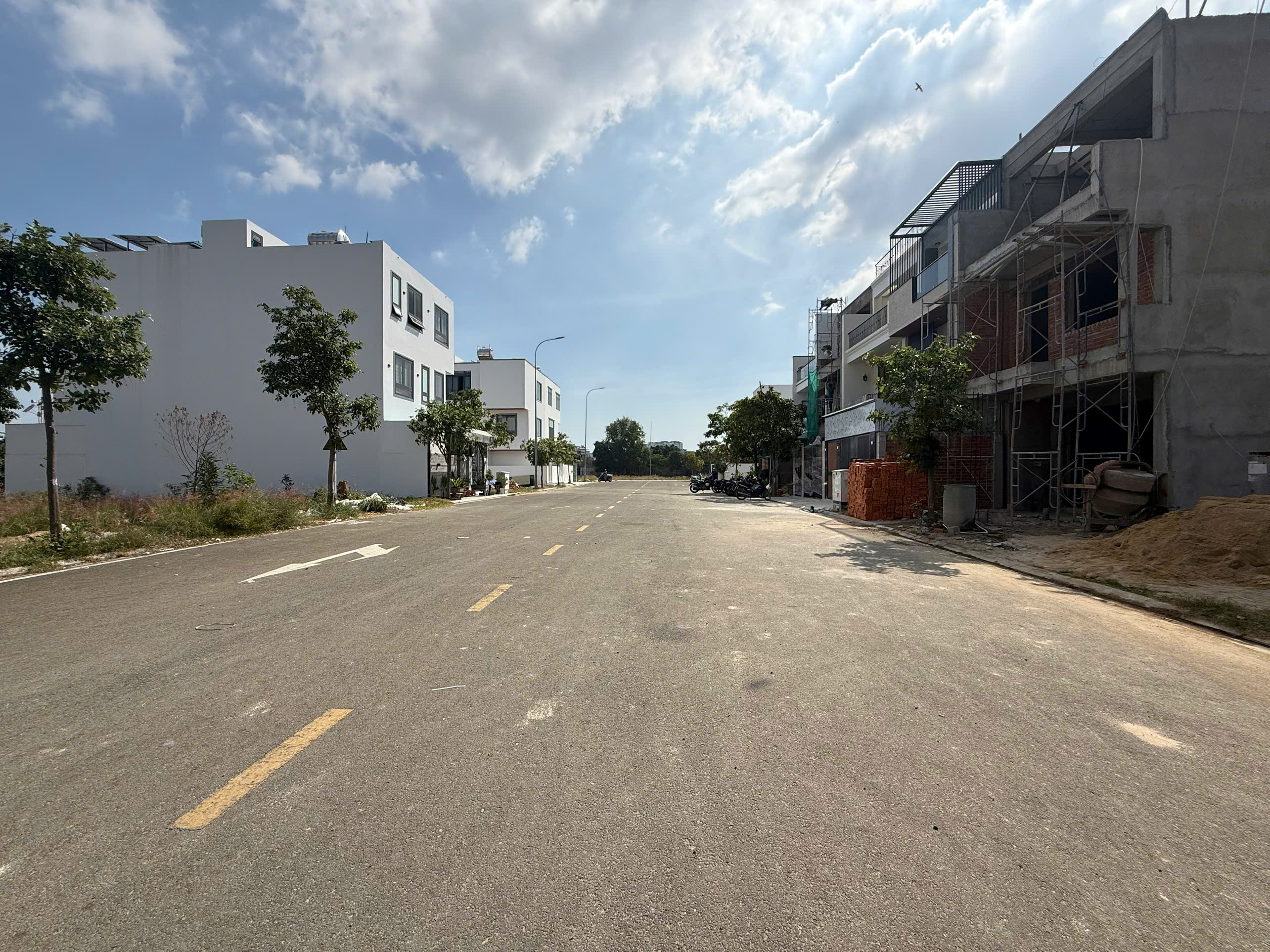 bán Lô góc 2 mặt tiền đối diện công viên KĐT Mỹ Gia Nha Trang 0985451850