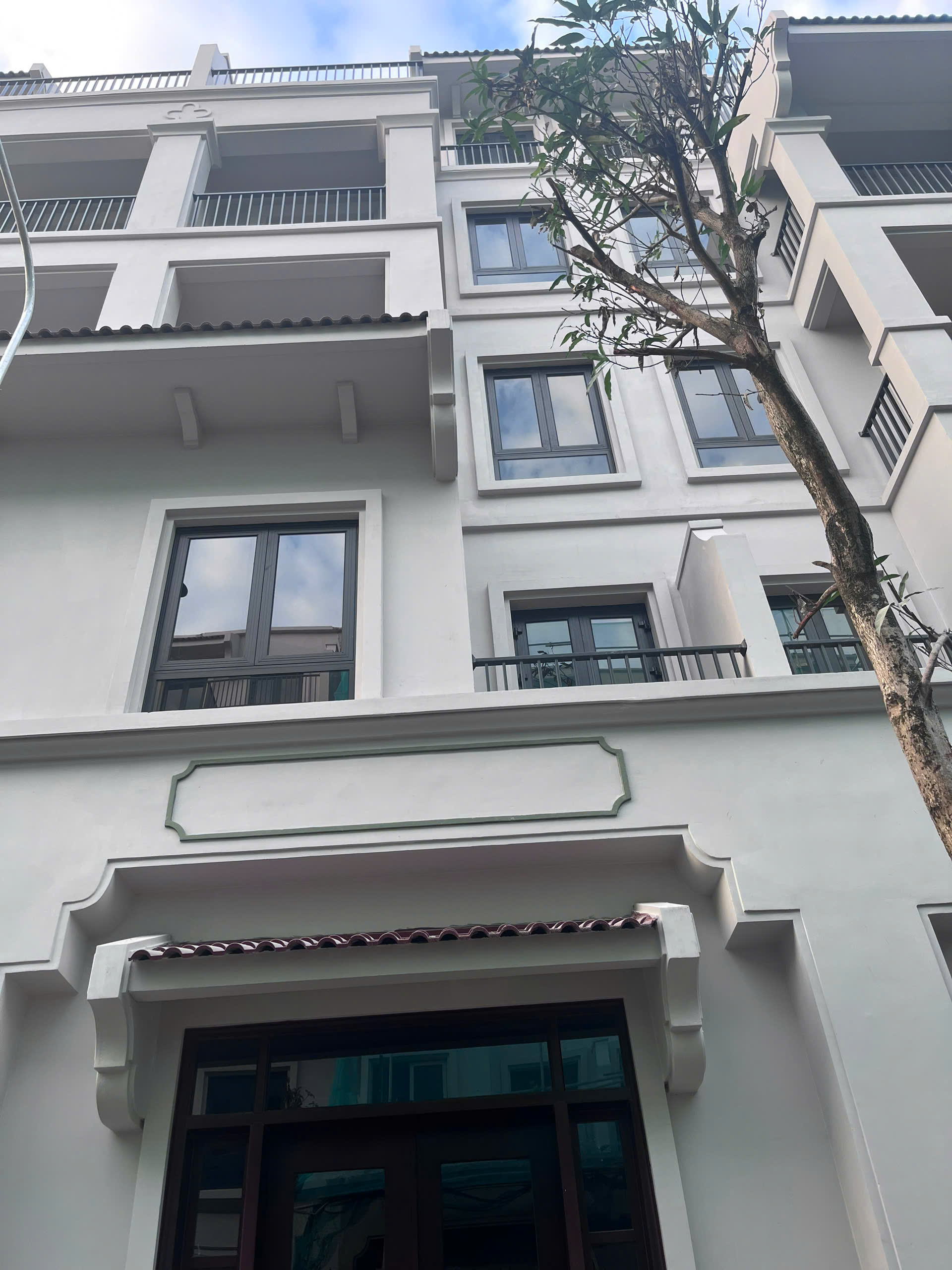 Chính chủ gửi bán - Liền kề hiếm Vin Cổ Loa - Diện tích 62.5m2 - Hướng Đông Nam - cạnh Grand World