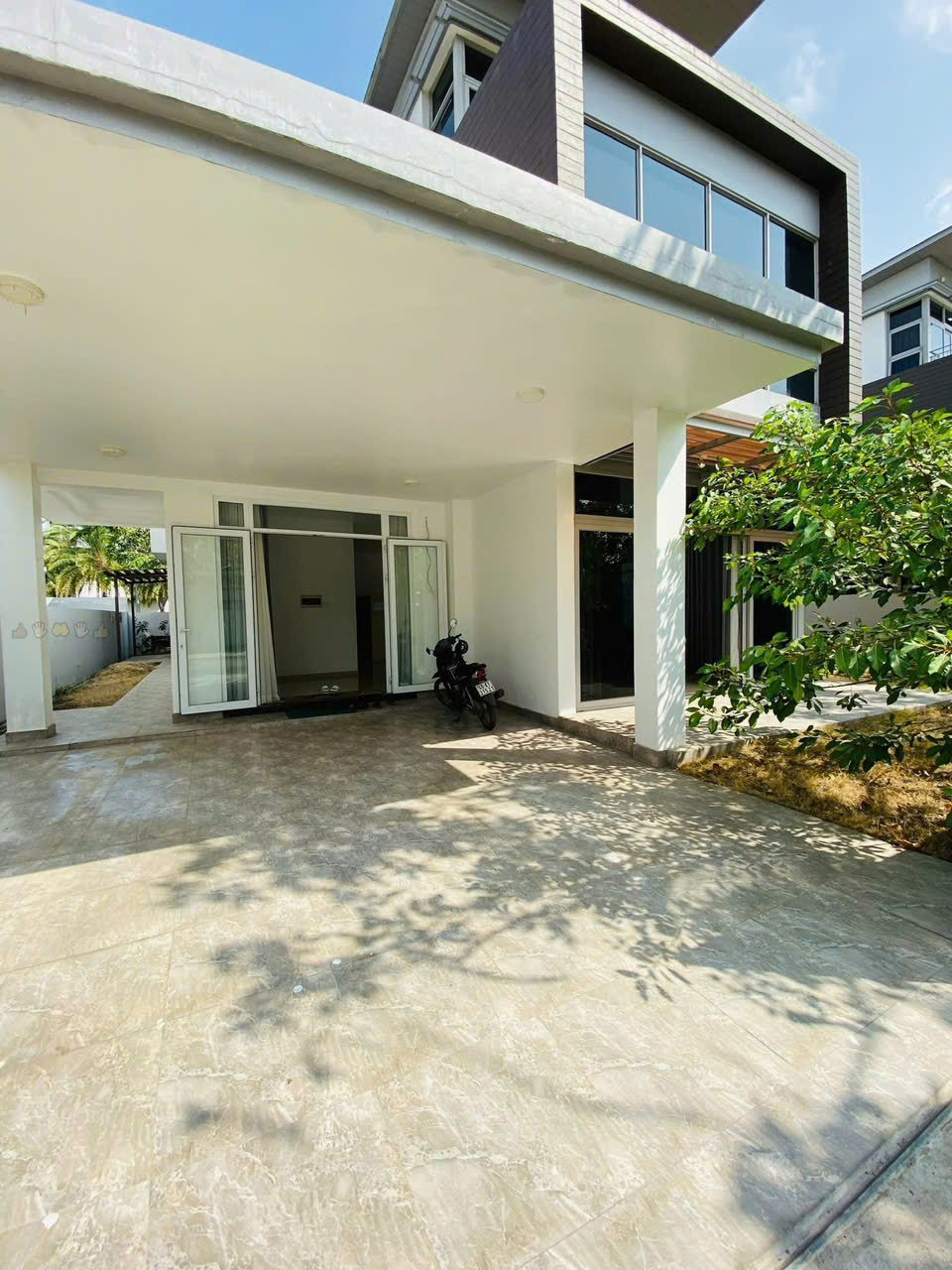 Cần bán Biệt thự Phường Phú Hữu, Quận 9, Diện tích 400m², Giá 53 Triệu/tháng 2