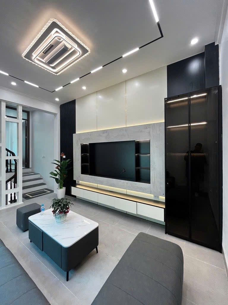 HÀ TRÌ 5 TÂNG FULL NỘI THẤT-8 TỶ 2