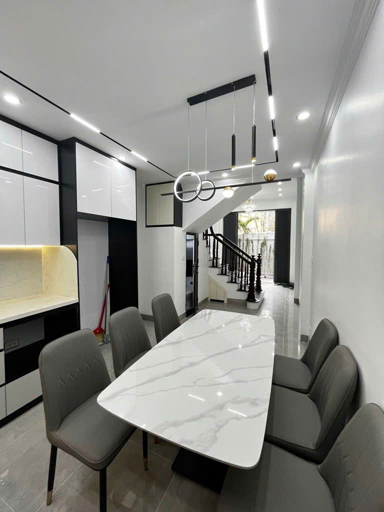 HÀ TRÌ 5 TÂNG FULL NỘI THẤT-8 TỶ 4