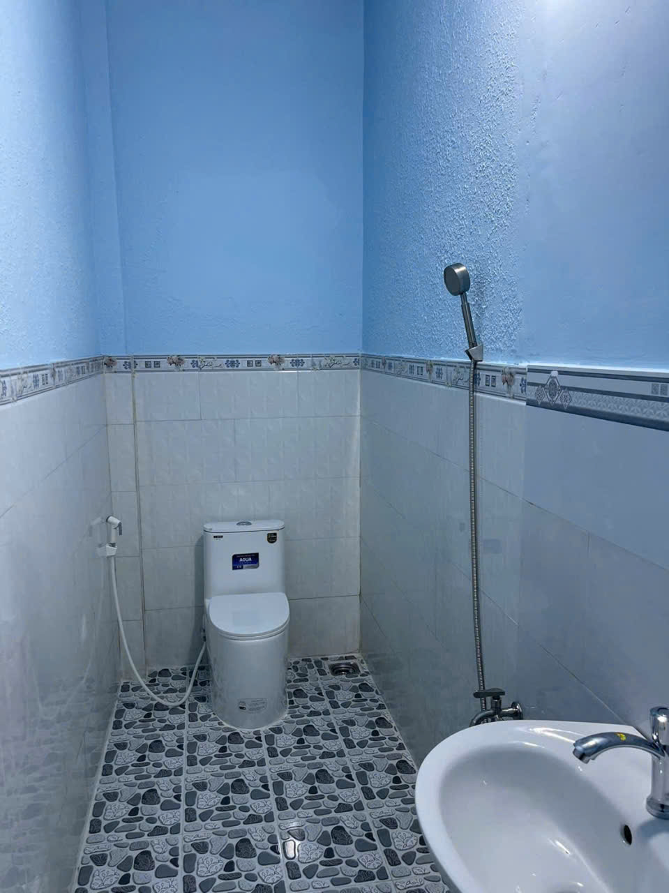 Bán nhà hẻm ấp 2 xã Tân Thạnh Đông dt 202m2 ( 78m2 thổ ) 2pn , 2wc giá 2,5 tỷ 3